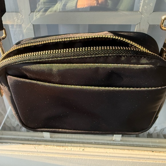 Lululemon Everywhere Crossbody Bag - Picture 3 of 11